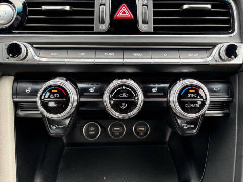 2023 Genesis G70