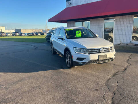 2018 Volkswagen Tiguan for sale at BORGMAN OF HOLLAND LLC in Holland MI