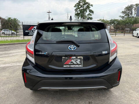 2018 Toyota Prius c Four