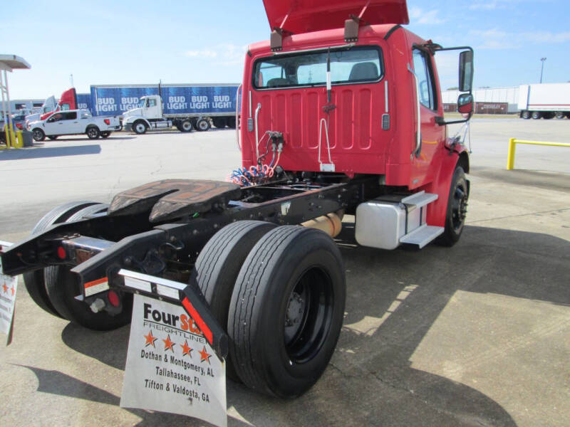 2005 Freightliner Business class M2