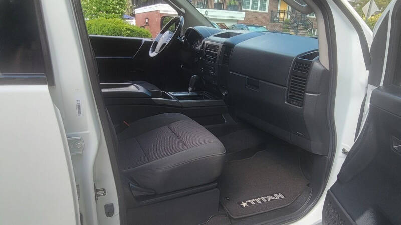 2011 Nissan Titan SL