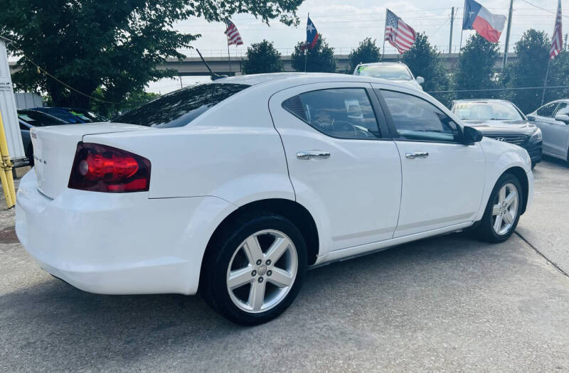 2013 Dodge Avenger SE