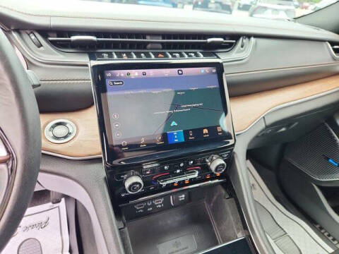 2022 Jeep Grand Cherokee Summit