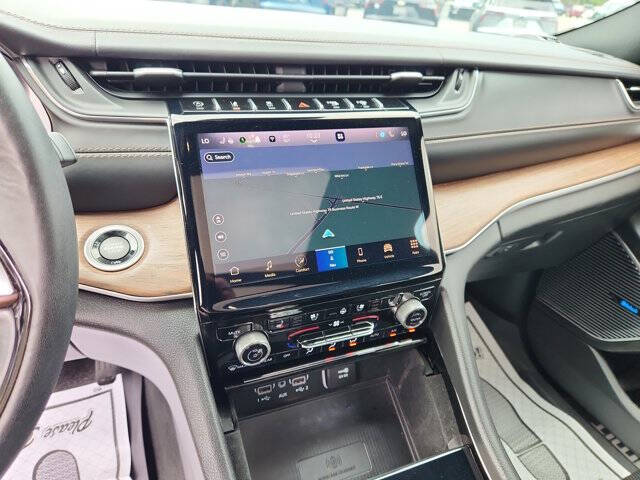 2022 Jeep Grand Cherokee Summit