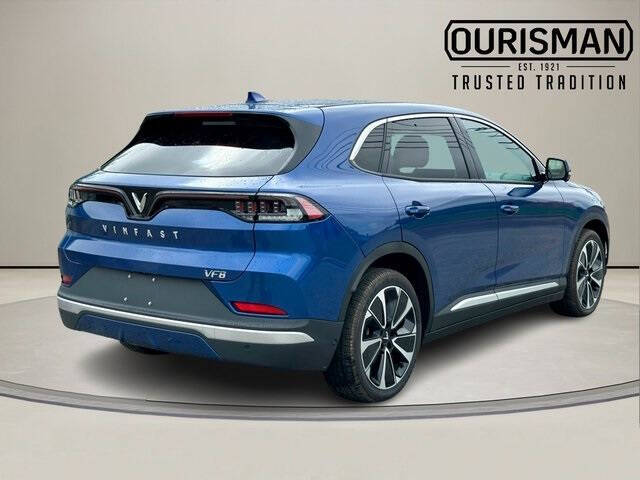 2025 VinFast VF8 Plus