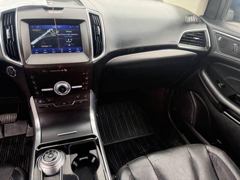 2020 Ford Edge Titanium