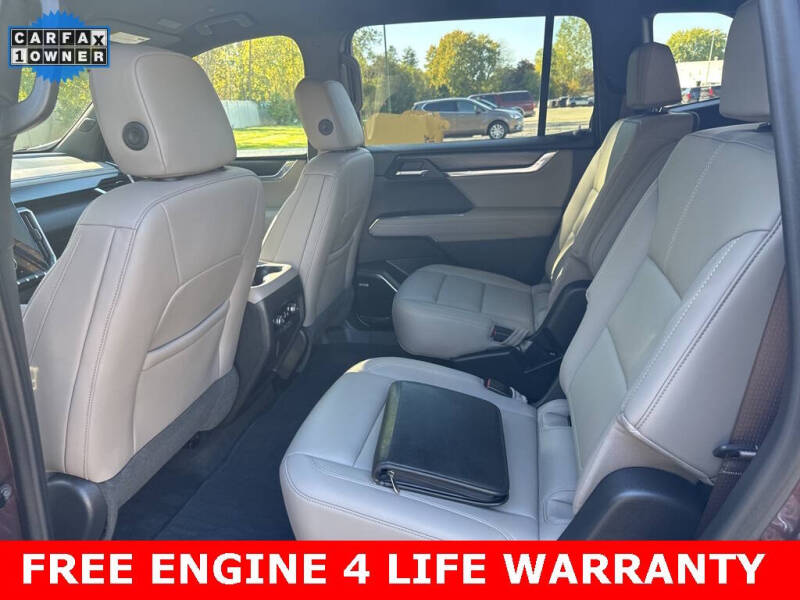 2024 GMC Acadia Elevation