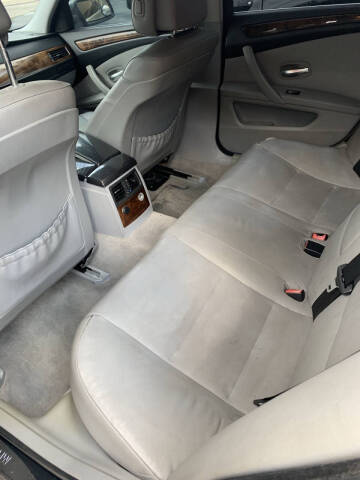 2010 BMW 5 Series 528i