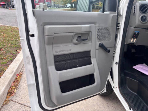 2015 Ford E-Series E-350 SD