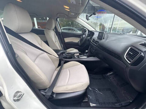 2015 Mazda MAZDA3 i Sport