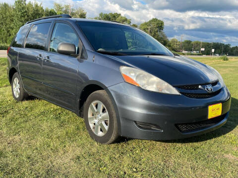 2008 Toyota Sienna for sale at Sunshine Auto Sales in Menasha WI