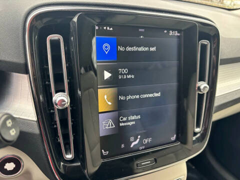 2019 Volvo XC40 T5 Momentum