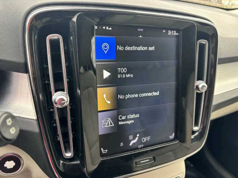 2019 Volvo XC40 T5 Momentum