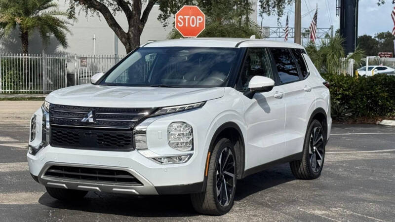 2022 Mitsubishi Outlander SE