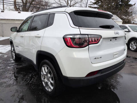 2022 Jeep Compass Latitude Lux