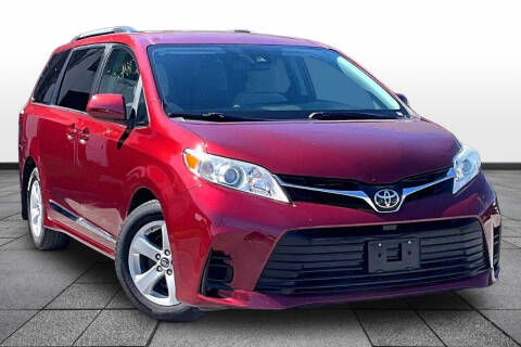 2018 Toyota Sienna LE 8-Passenger