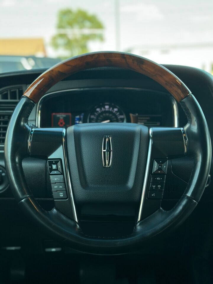 2017 Lincoln Navigator for sale at World of Wheels in Des Moines, IA