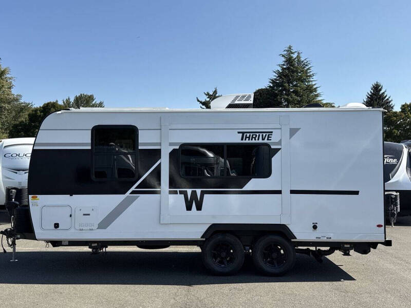2026 Winnebago Thrive