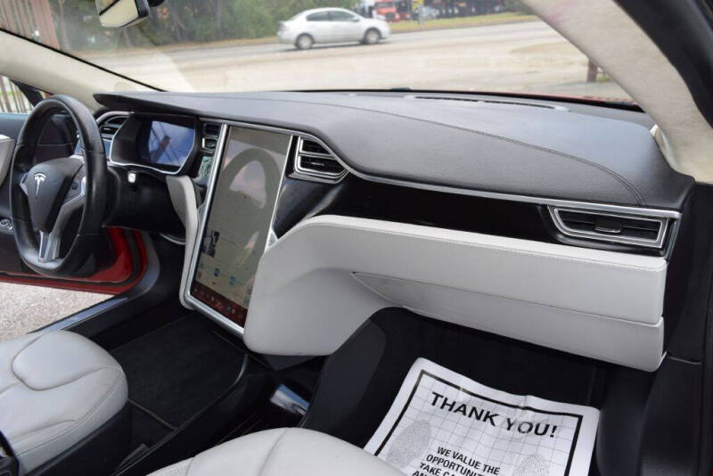 2015 Tesla Model S 85D photo 25