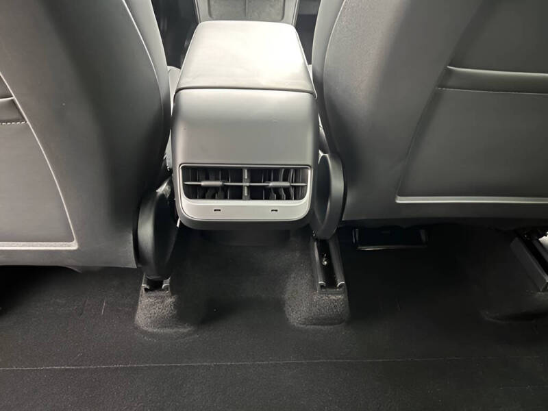 2025 Tesla Model Y Long Range