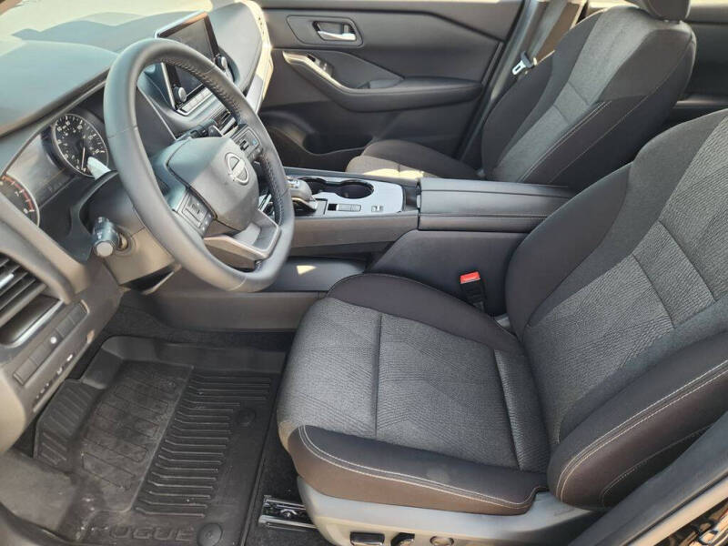2025 Nissan Rogue SV