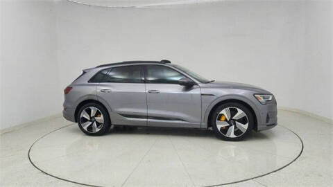 2022 Audi e-tron quattro Premium Plus