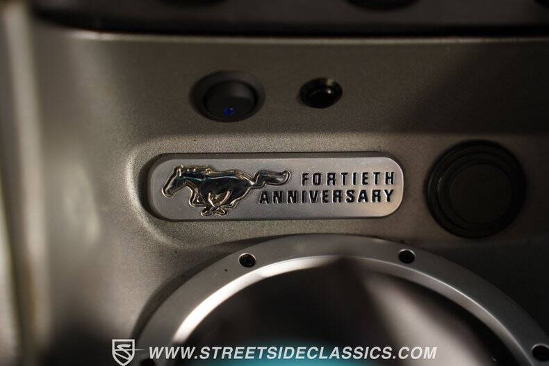 2004 Ford Mustang GT Deluxe