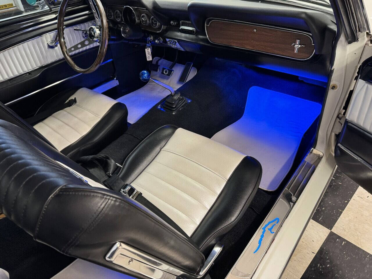 1965 Ford Mustang 18