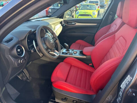 2025 Alfa Romeo Stelvio