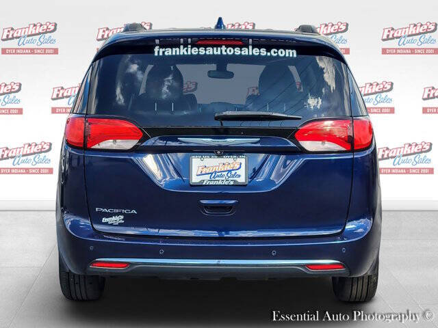 2017 Chrysler Pacifica Touring-L