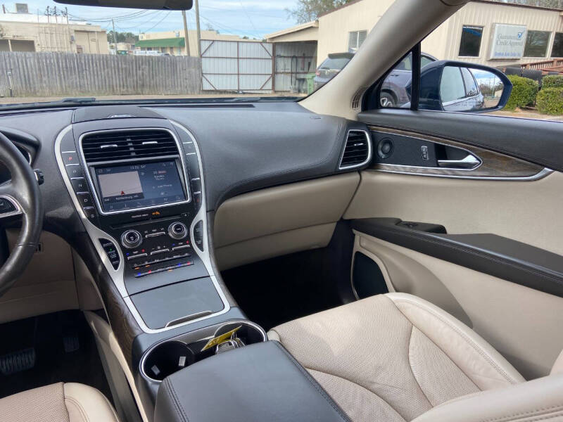 2019 Lincoln Nautilus Reserve