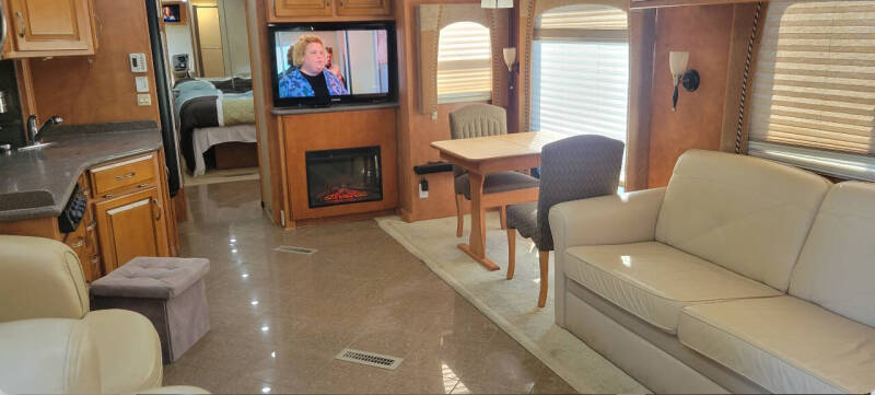 2010 Newmar Ventana 3933