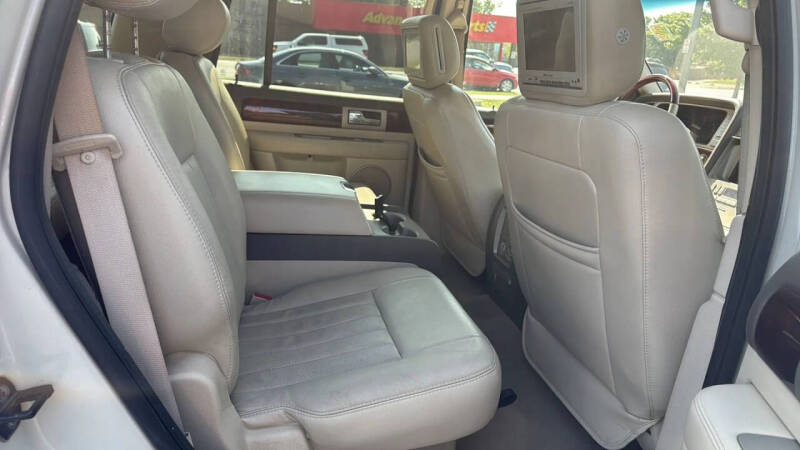 2004 Lincoln Navigator Luxury