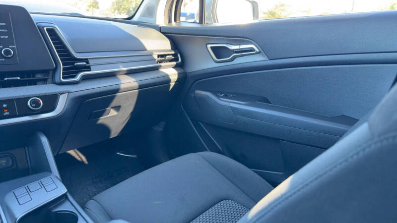 2024 Kia Sportage LX