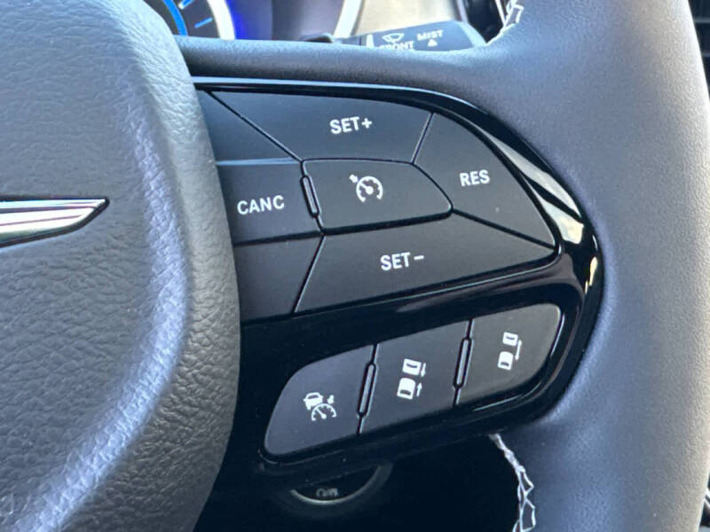 2023 Chrysler Pacifica Plug-In Hybrid Limited