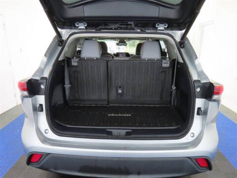 2022 Toyota Highlander Hybrid XLE