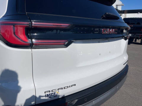 2025 GMC Acadia Elevation