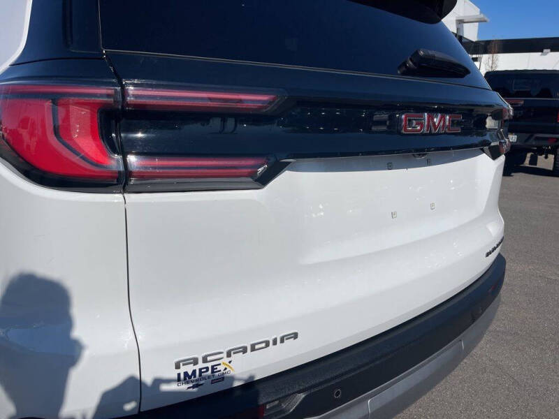 2025 GMC Acadia Elevation