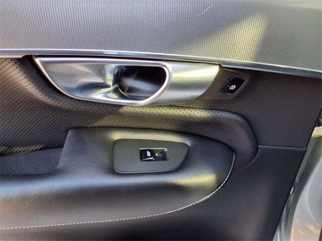 2019 Volvo XC90 T5 R-Design