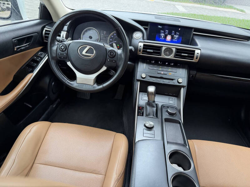 2016 Lexus IS 200t