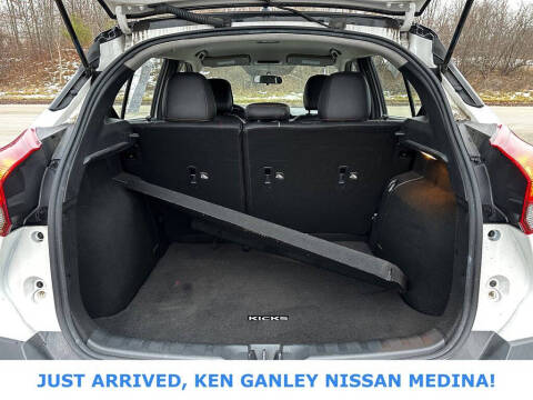 2019 Nissan Kicks SR