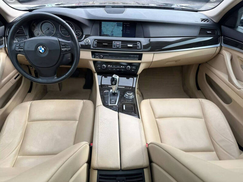 2012 BMW 5 Series 528i