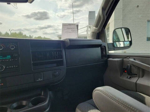 2022 GMC Savana 2500