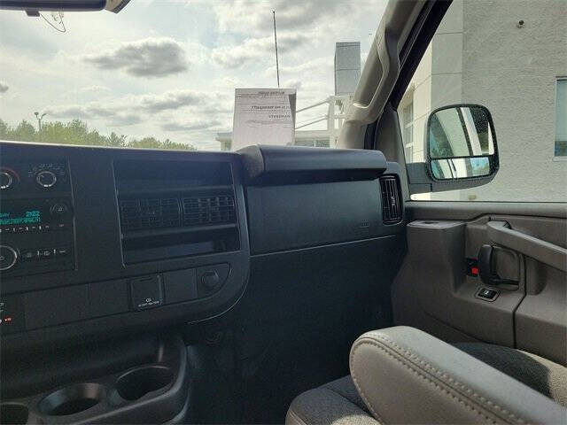 2022 GMC Savana 2500