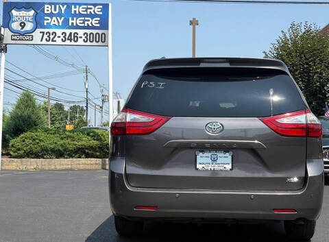 2017 Toyota Sienna XLE 8-Passenger