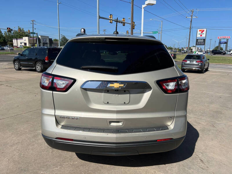 2017 Chevrolet Traverse LT