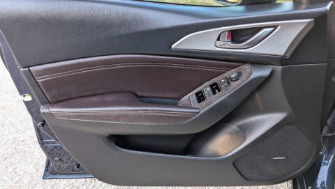 2018 Mazda MAZDA3 Touring