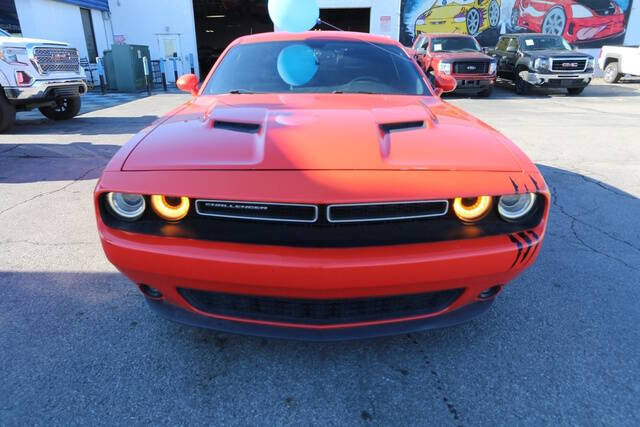 2016 Dodge Challenger SXT Plus
