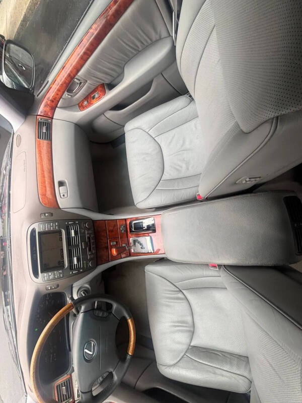 2004 Lexus LS 430