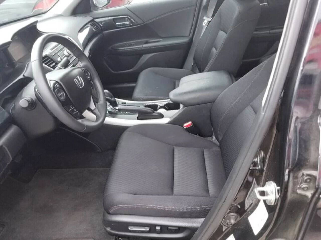 2015 HONDA Accord Sedan - $10,995
